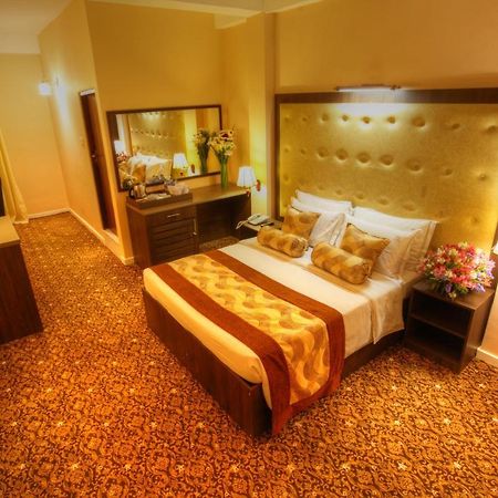The Queensburry City Hotel Nuwara Eliya Dış mekan fotoğraf