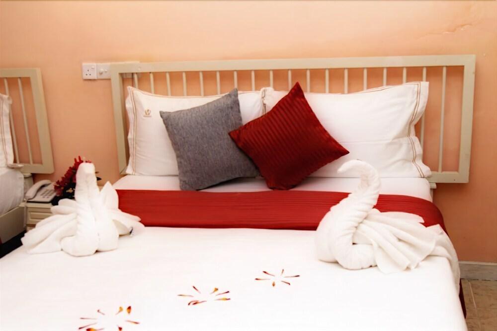 The Queensburry City Hotel Nuwara Eliya Dış mekan fotoğraf