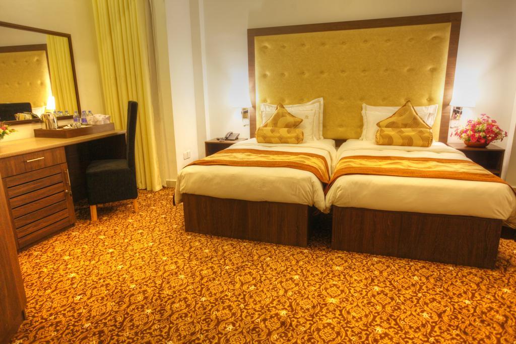 The Queensburry City Hotel Nuwara Eliya Dış mekan fotoğraf