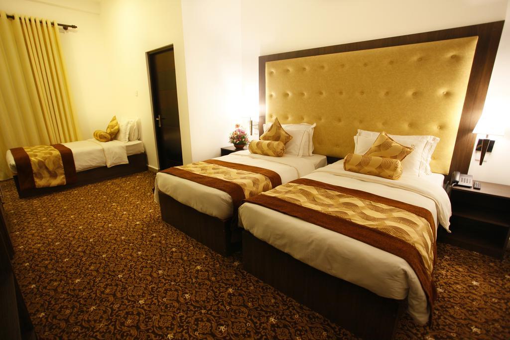 The Queensburry City Hotel Nuwara Eliya Dış mekan fotoğraf